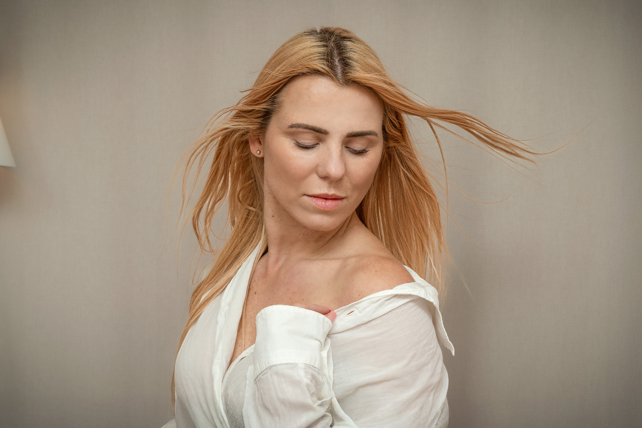 Sesja kobieca na Dzień Kobiet – prezent dla siebie, który zostaje na lata